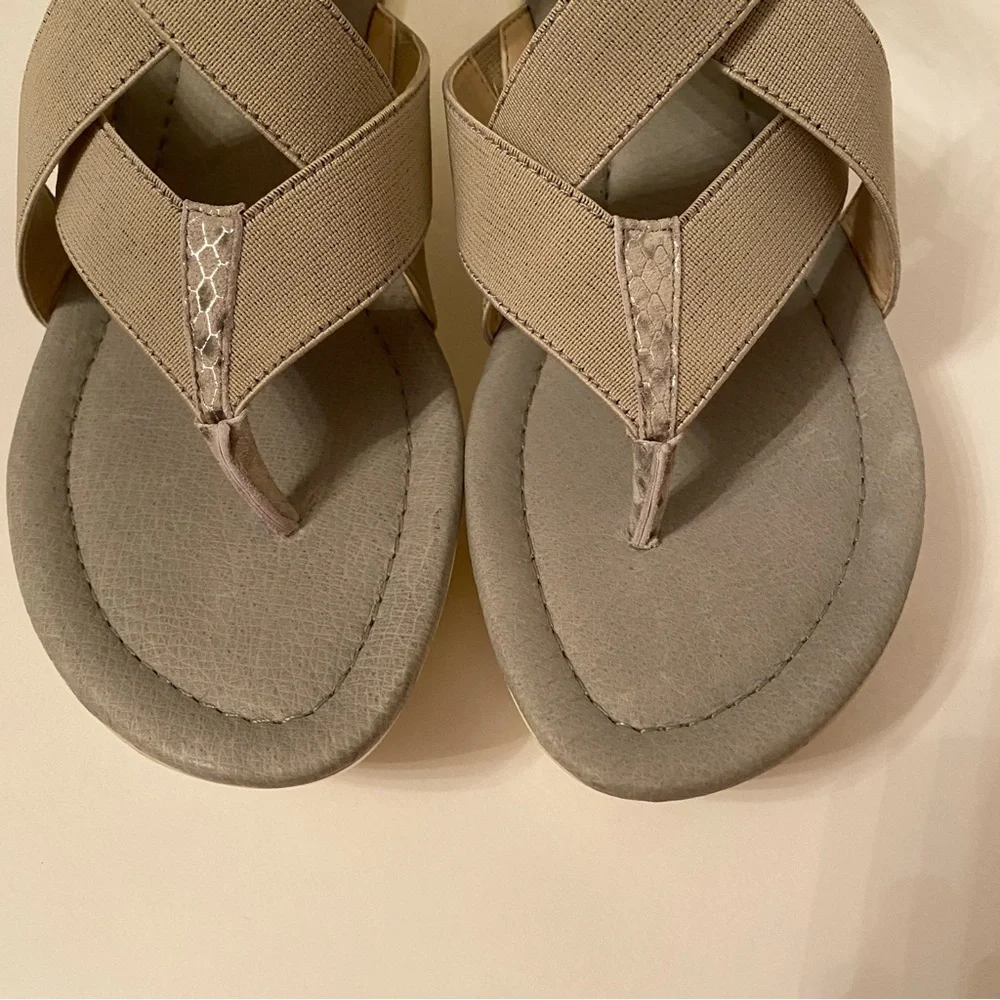 DONALD J PLINER SHOES WEDGE GRAY LEATHER TEXTILE STRAP ZIP BACK WHITE SOLE 7.5 M